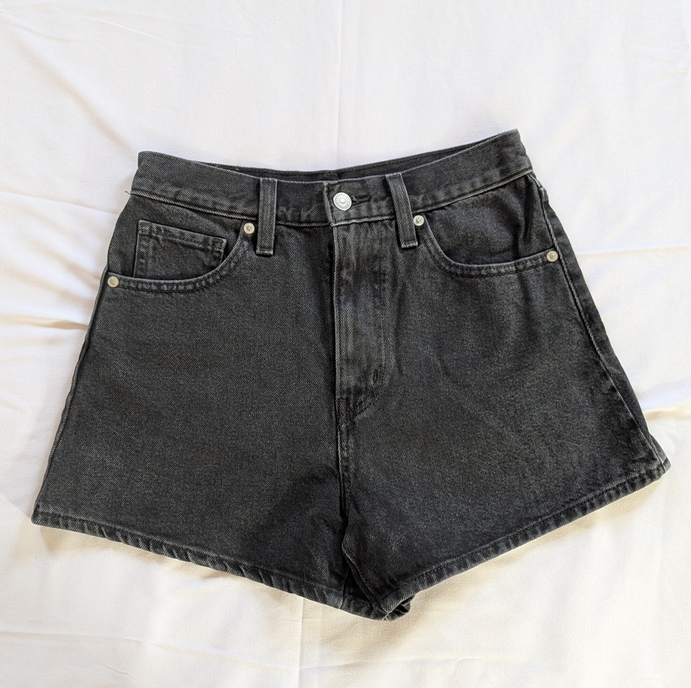 Levi's High Waisted Mom Shorts 27 Black